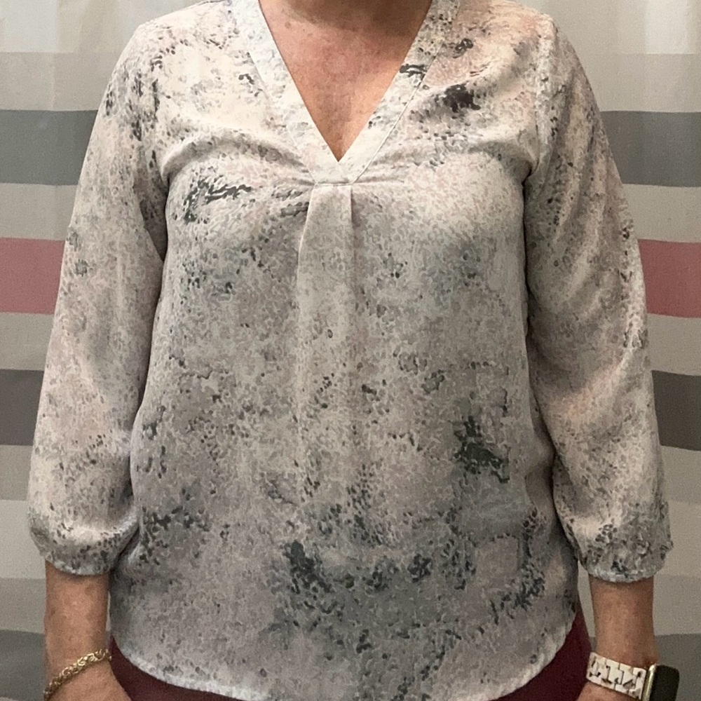 Violet & Claire Gray 3/4 Sleeve Relaxed Blouse